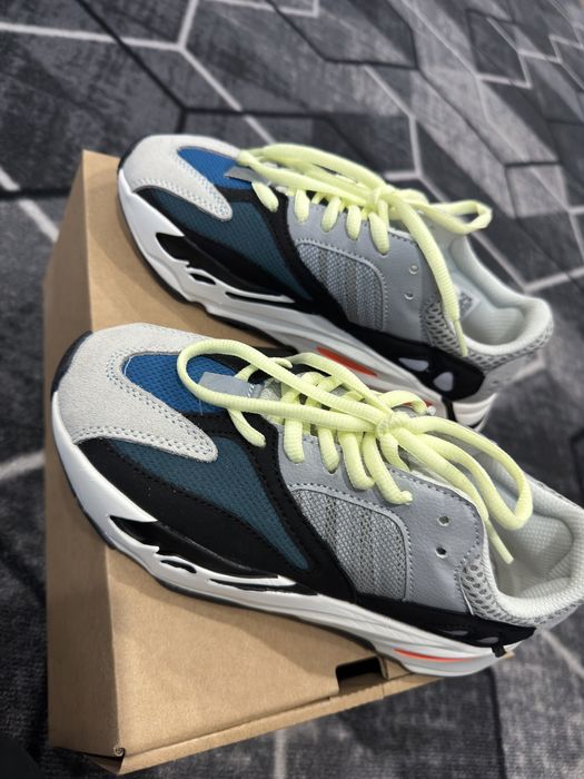 Продам новые кроссовки