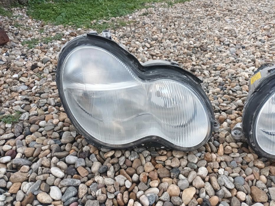 ляв и десен фар за мерцедес Ц класа в203 MERCEDES C class W203