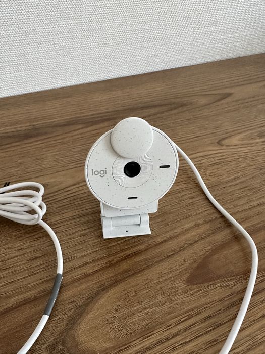 Продам веб-камеру Logitech