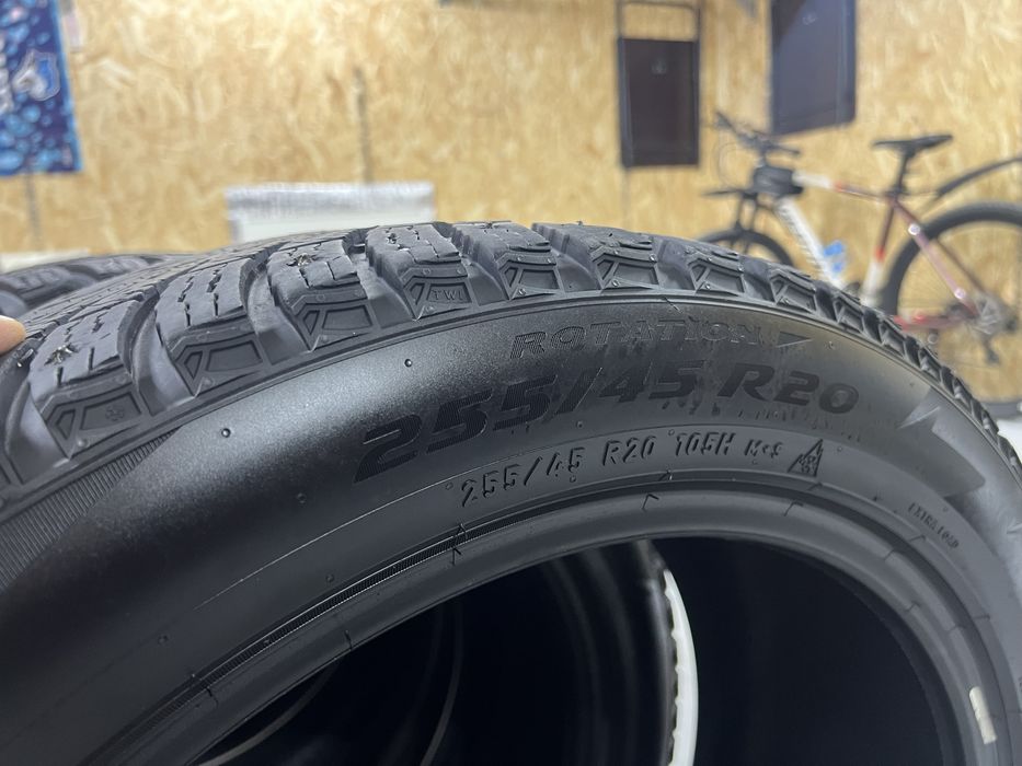 Продам резину PIRELLI 255/45/20
