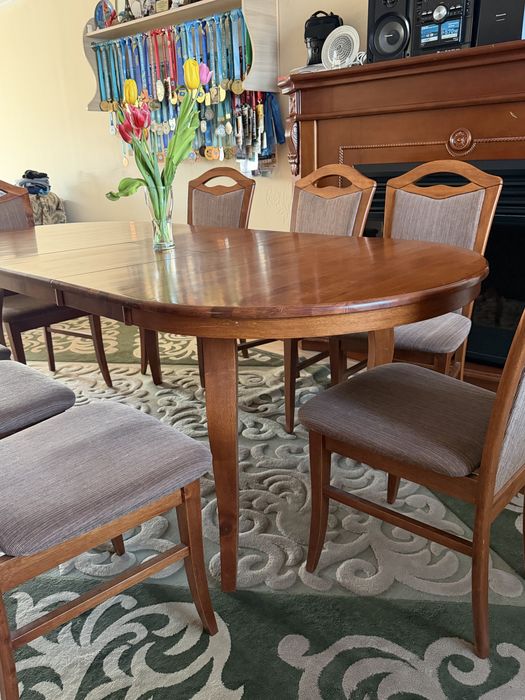 Стол и стулья !!