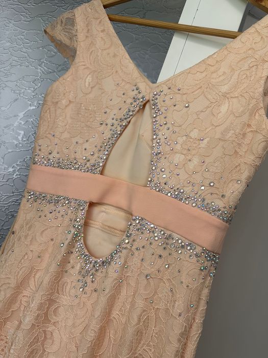 Официална рокля с дантела