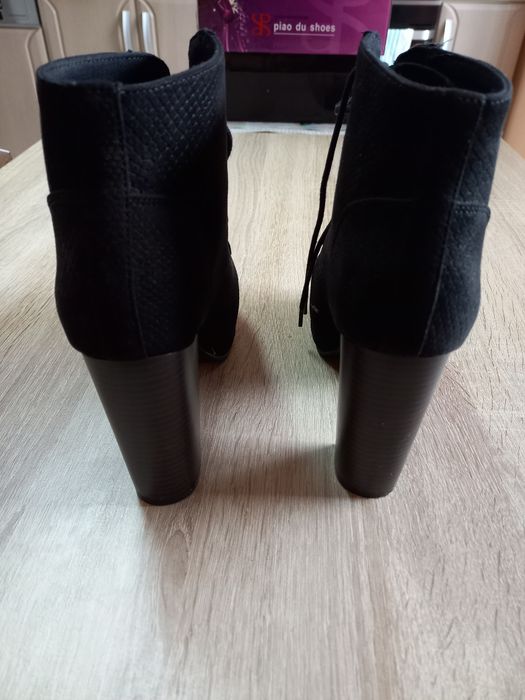 Botine dama,marimea 37.Pret.20 lei.