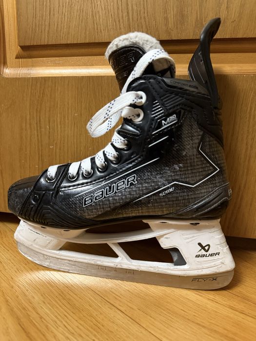 Продам хоккейные коньки