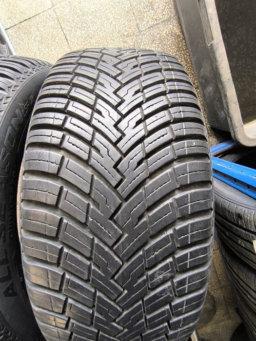 215 50 18 Pirelli Всесезонни 2бр.