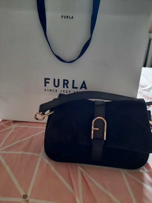 Чанта на марката Furla