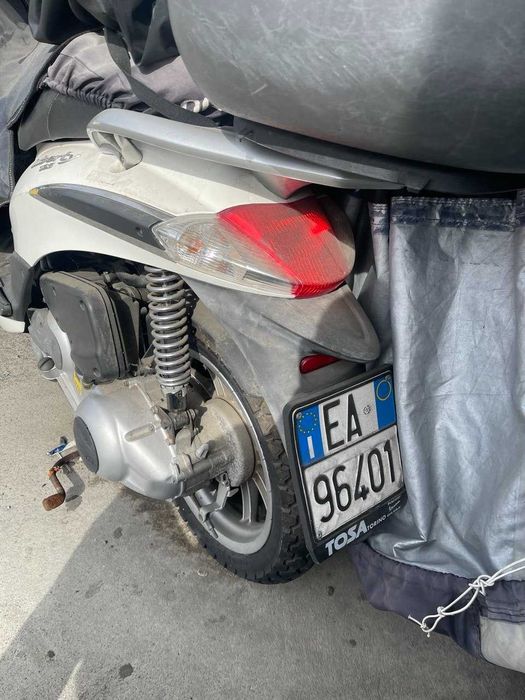 Scuter Piaggio 125 cm³ – 2014 – Automat – Alb – Acte Italia