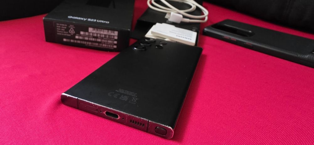 Samsung Galaxy S23 Ultra 256GB 8GB RAM Black ПЪЛЕН КОМПЛЕКТ!