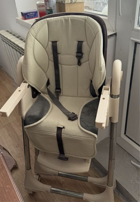 Стульчик для кормления и автокресло