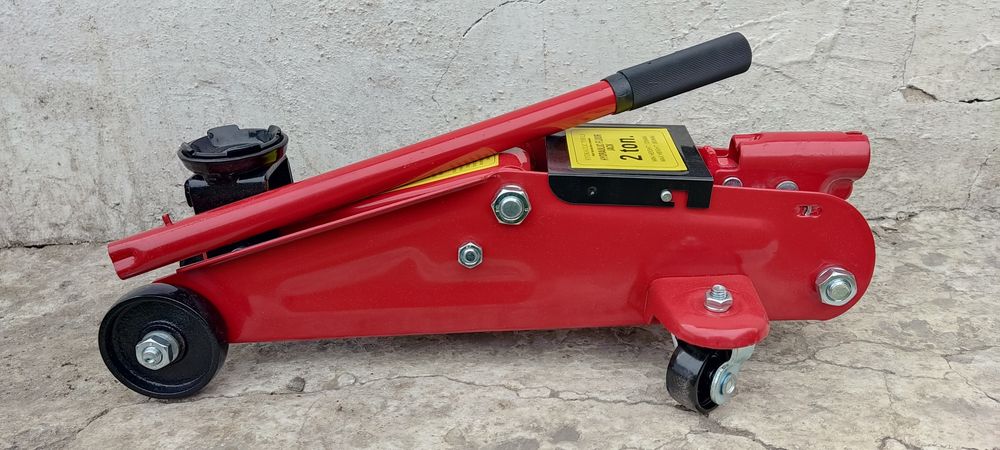 Гидравлический подкатной домкрат