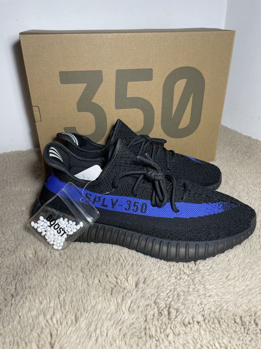 YEEZY BOOST 350 V2 Dazzling Blue