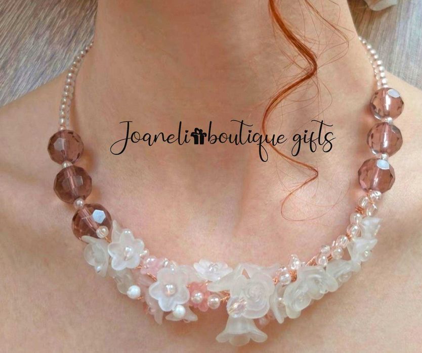 Колие ръчна изработка Blossom Pearl – цветя и перли