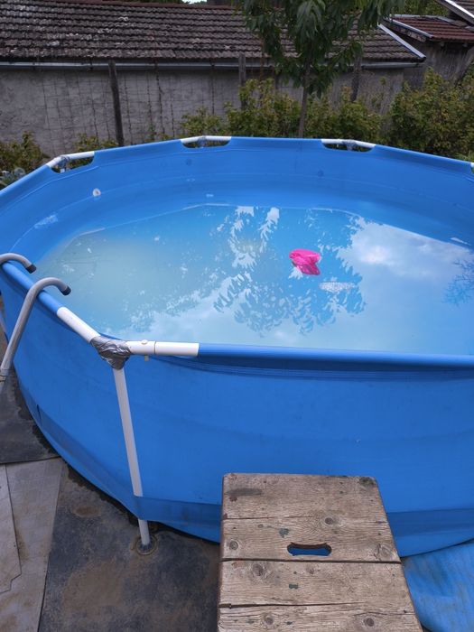 Piscină uzată dar se poate fii folosit