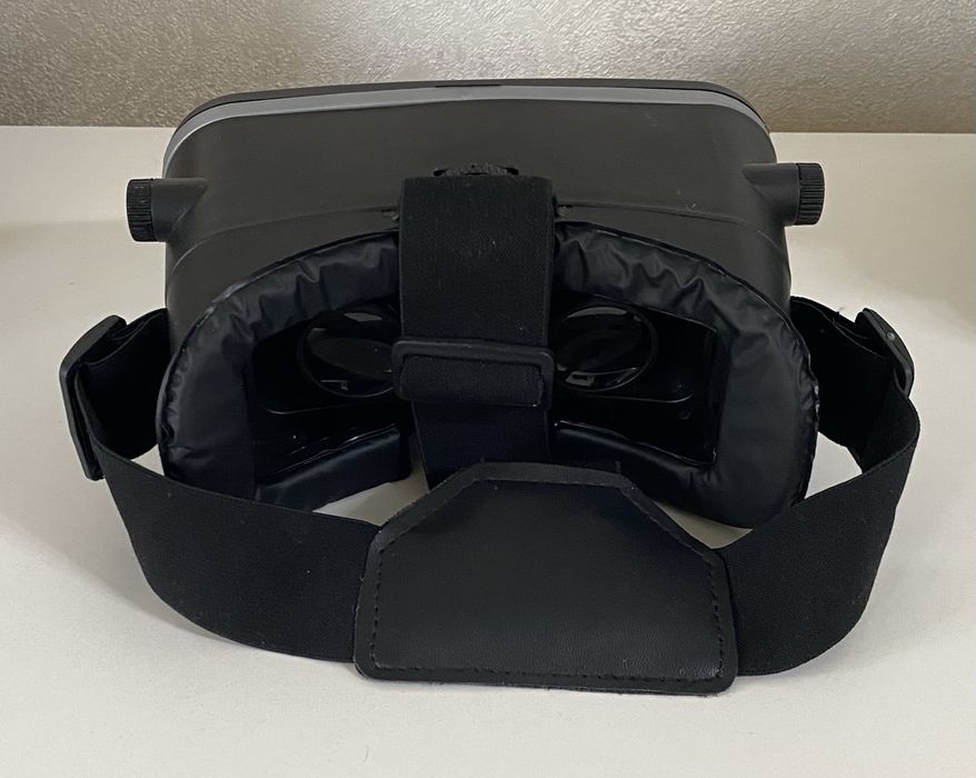 Продам VR очки (виртуальня реальность)