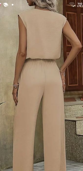 Продам костюмы женские