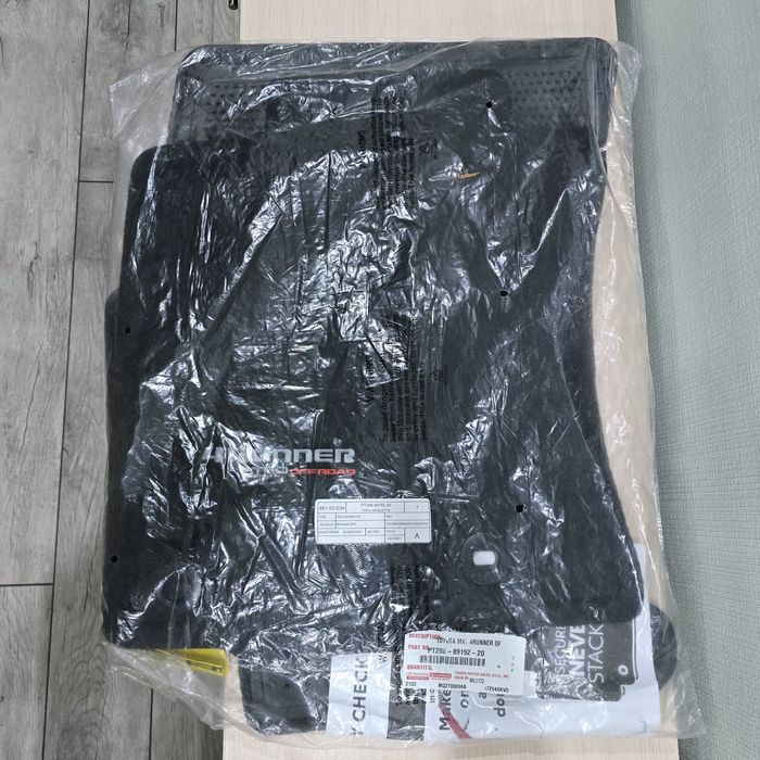 Коврики ворсовые оригинальные Toyota 4Runner 285. Prado 150-170. Новые