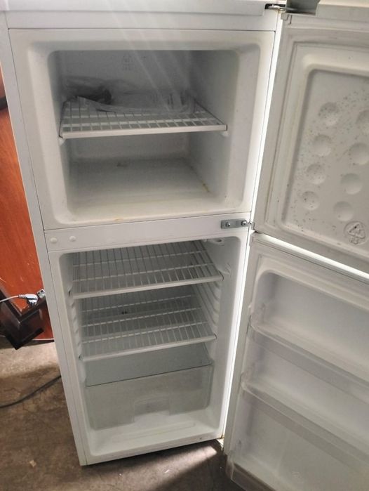 Холодильник Elenberg