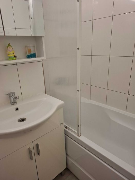 Inchiriez garsoniera