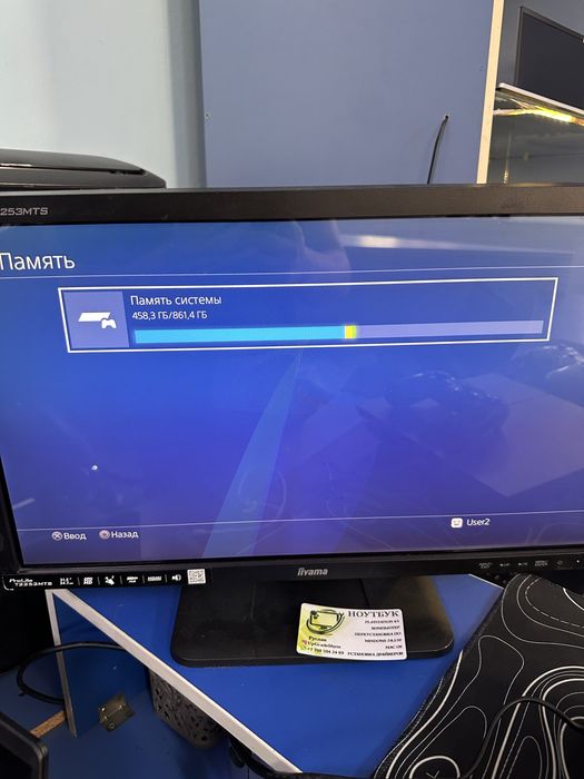 PS4 Classic CUH-1208B 2 джостика в хорошем состоянии