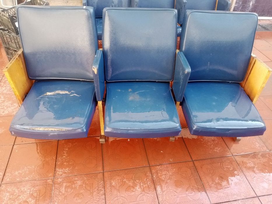 Yaxshi holatdagi kreslo stul arzon narxda sotiladi