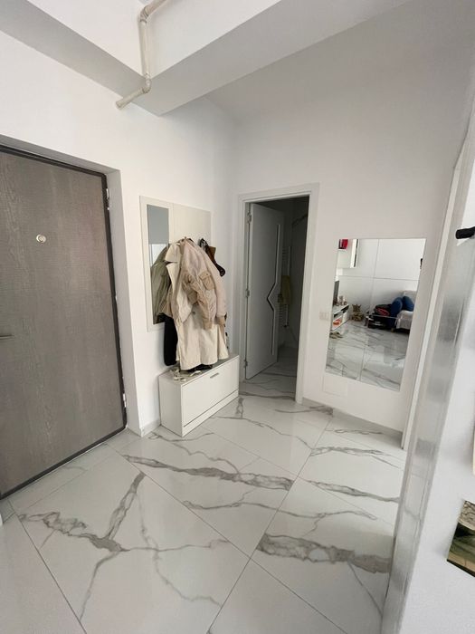 De inchiriat 2 camere (studio)