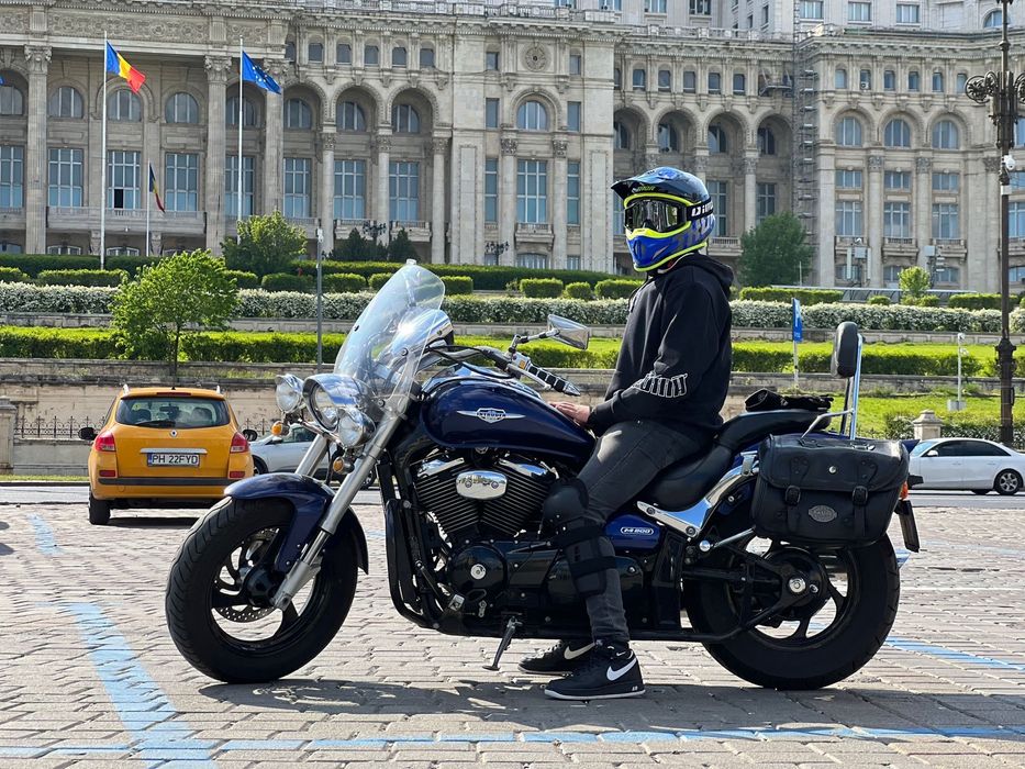 Suzuki intruder m800