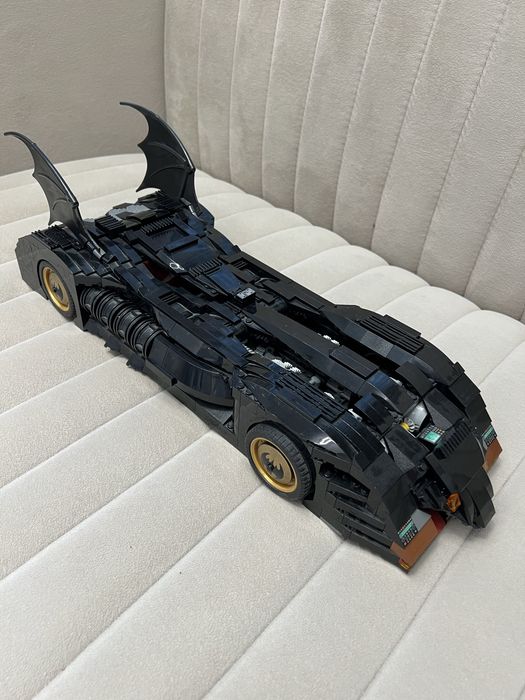 Продам Бэтмобиль лего коллекционный