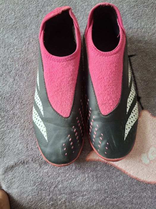 Ghete fotbal adidas predator