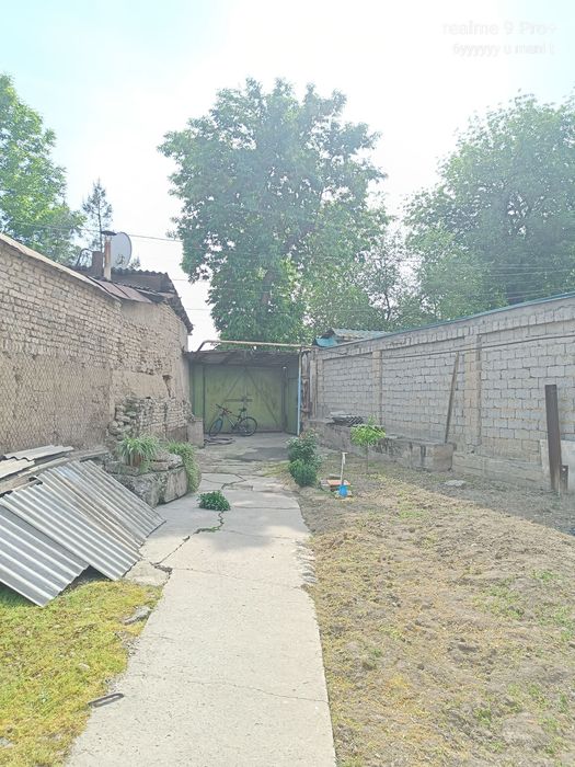 Продается дом 3.3 участок в Мирабадский район.Фасад 5 метров.