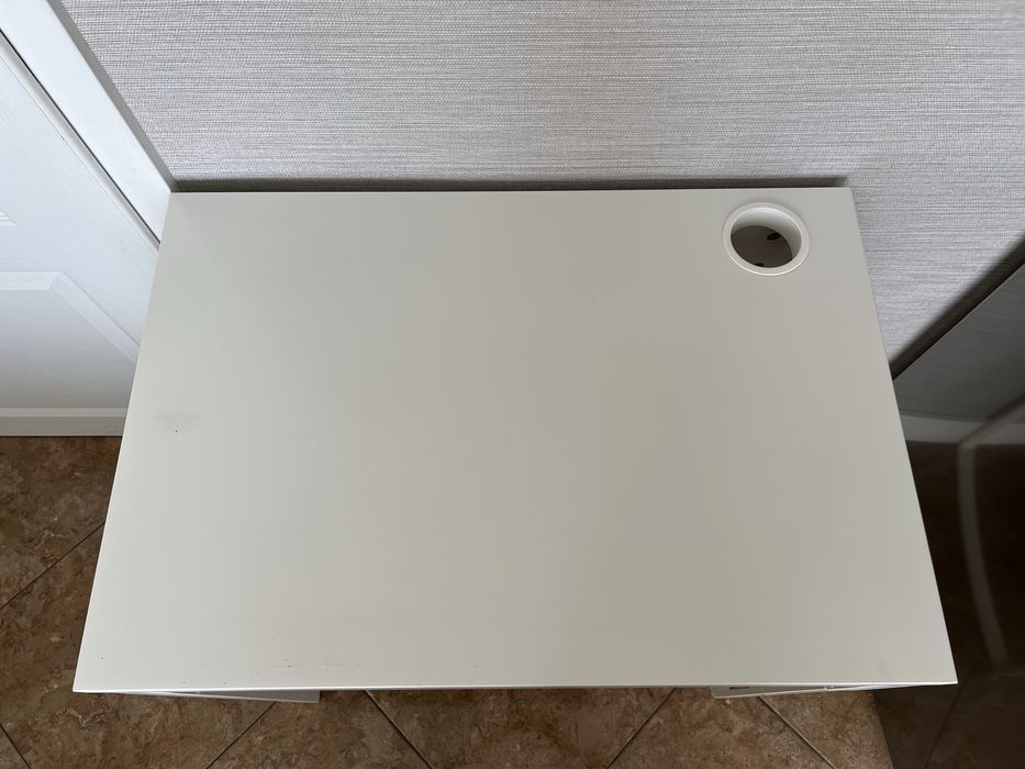 Бюро MICKE от IKEA 73 / 50 / 75 см