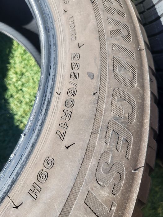 1 бр 225/60/17 Bridgestone Зимна гума