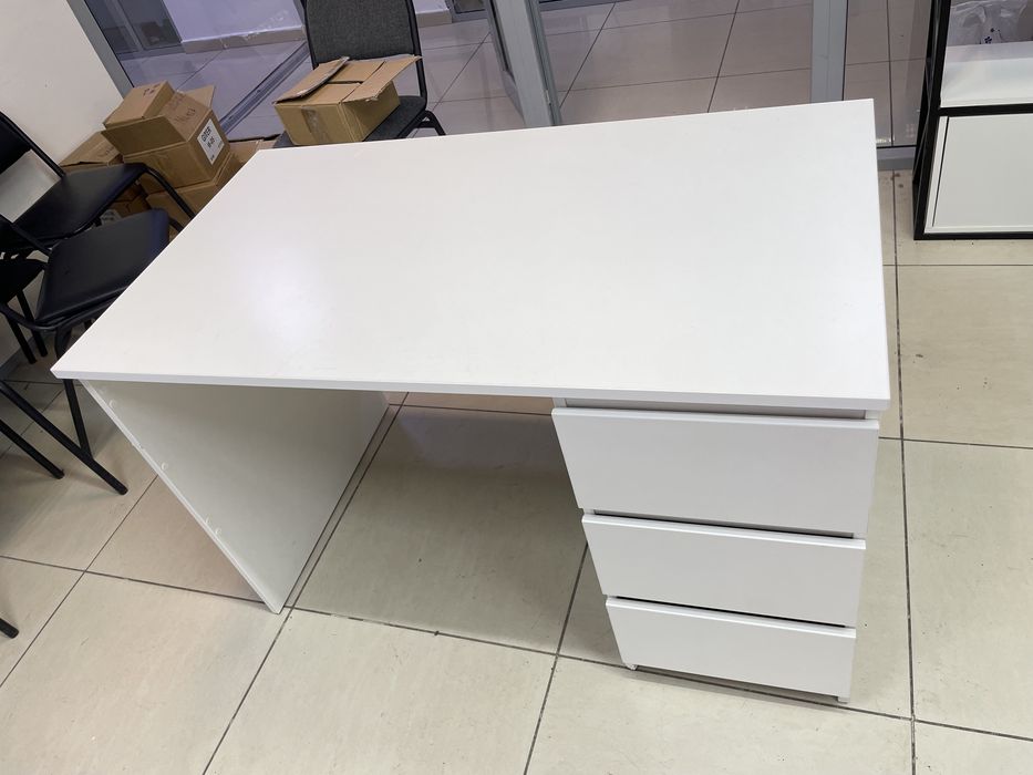 Продам стол iKea