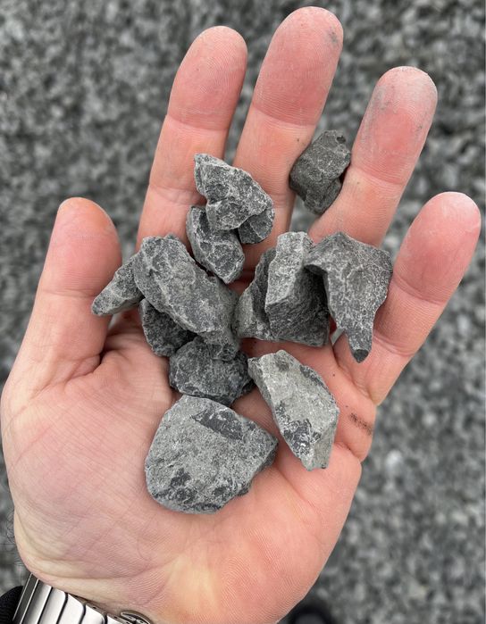 Vand/transport piatra concasata bruta sort criblura orice dimensiune