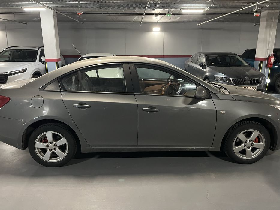 Chevrolete Cruze 2010 1.6 euro 5
