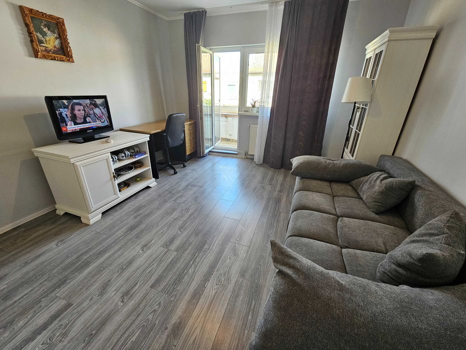 Comodă TV Mobexpert albă – stare foarte bună