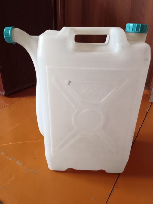 Продам канистру для питьевой воды