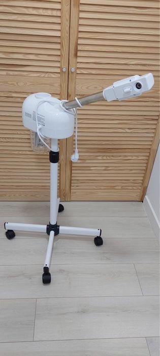 Aparat profesional pentru tratamente faciale – utilizat o singură dată!