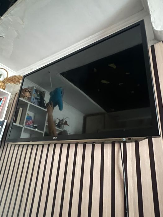 Продам LG диагональ 50
