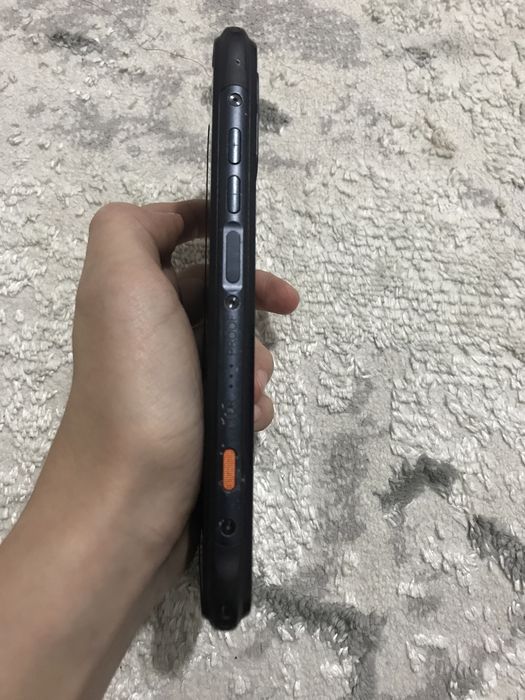 Продам смартфон KHAN J8