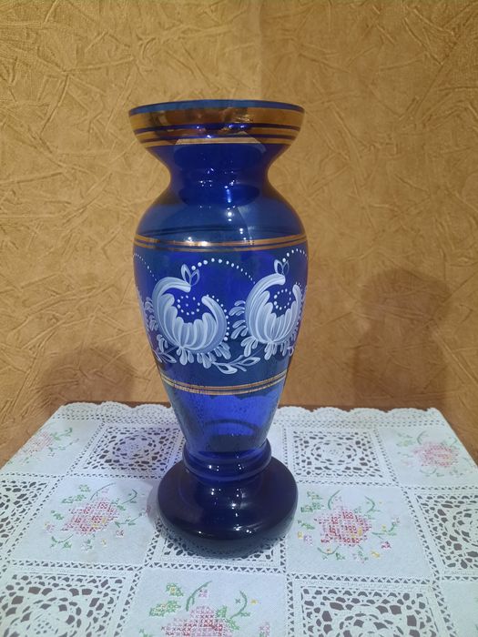 Ваза для цветов, "Богемия" Чехословакия, кобальтовое стекло, ручная ро