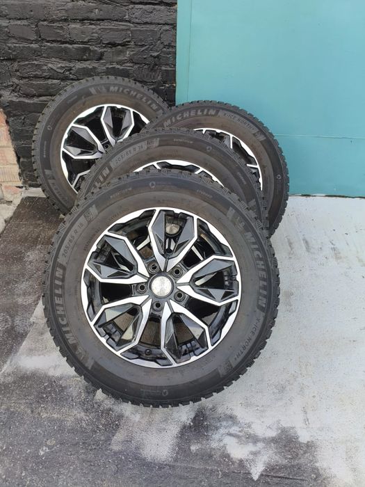 Продам зимние шины Michelin