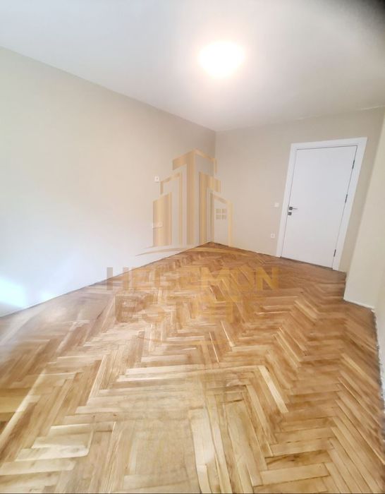 Продава се Четиристаен апартамент в Варна, Конфуто - 100 кв.м за 1275 €/кв.м - Снимка #2