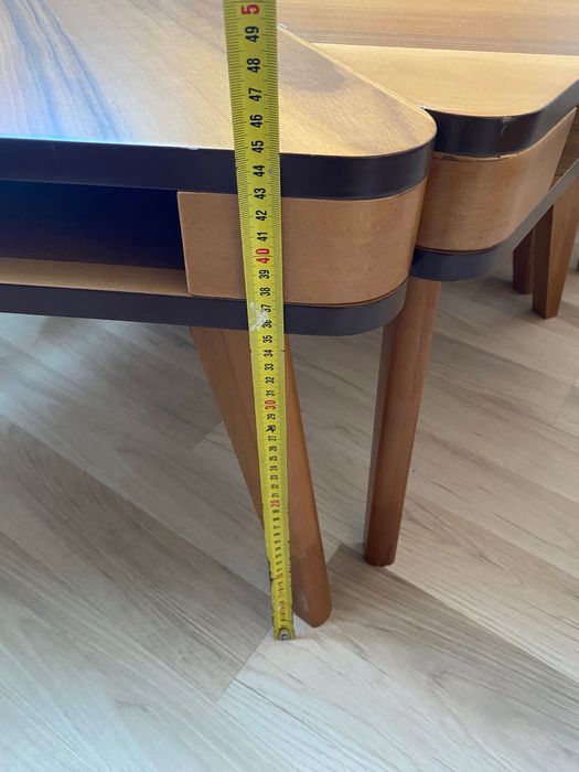 Продавам комплект холни маси!