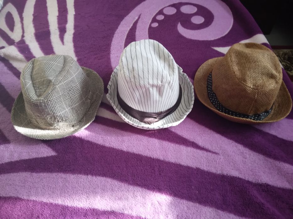 3 pălării ieftin la 60 de lei toate