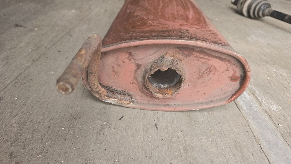 Глушитель продам