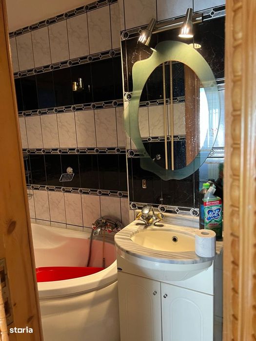 De Vanzare Apartament cu 3 camere zona Obor