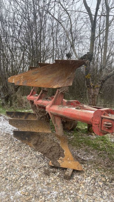 Plug reversibil Naud cu 3 brazde