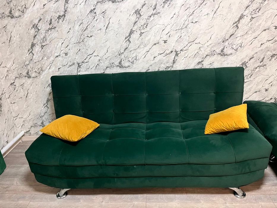 Продам 2 дивана.