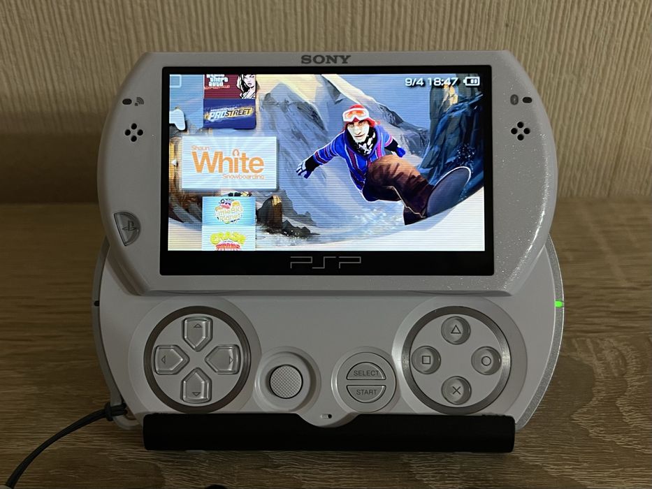 Sony PSP GO Белая