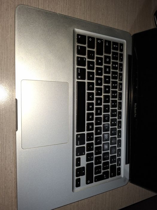 Laptop Apple MacBook Pro 13 inchi